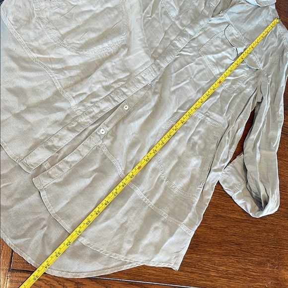 Holding Horses Anthropologie Button-Up Shirt Tunic Sage Green Neutral Small - Picture 11 of 11